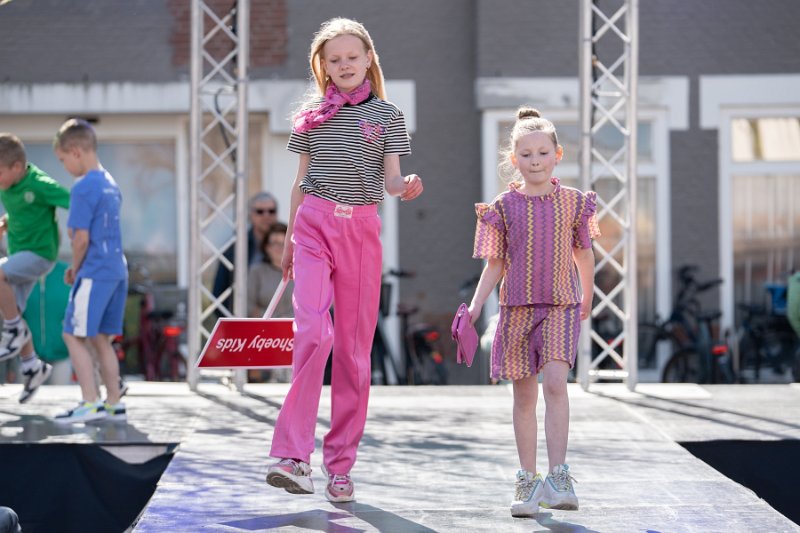 Modeshow 390_.jpg